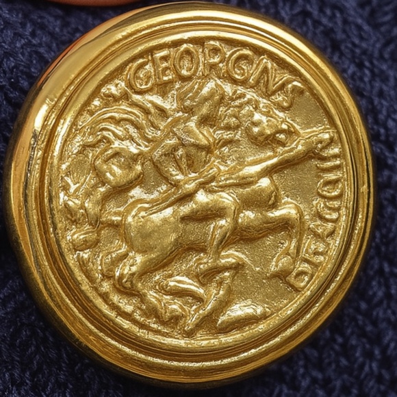 ๐งฅ St. John by Marie Gray Navy Blue Blazer with Engraved Gold Buttons - Picture 4 of 9